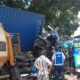 Petugas Jasa Marga saat mengevakuasi kecelakaan lalu lintas terjadi di Tol Belmera Km 7 Jalur B, Kelurahan Besar, Kecamatan Medan Labuhan, melibatkan 2 Unit Truk Kontainer, dan 1 unit Truk Tangki, Senin (27/11/2023). (seputaranindonesia.com/istimewa)