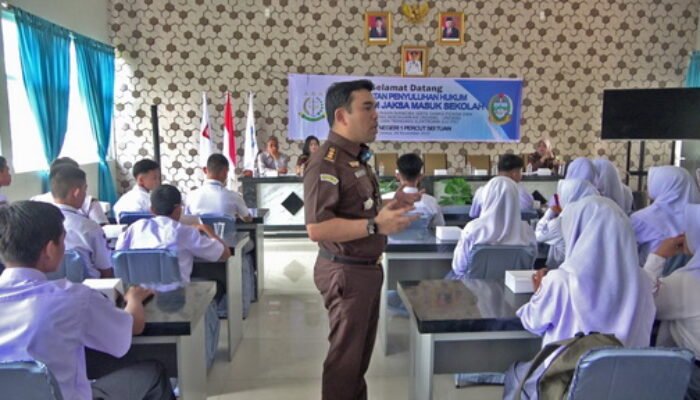 Jaksa Ajak Siswa SMKN 1 Percut Sei Tuan Bijak Menangkal Hoax dan Ujaran Kebencian