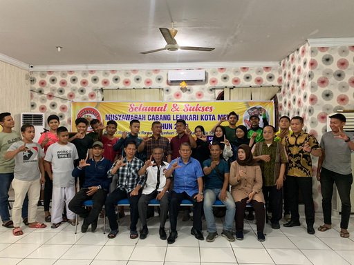 Drs. H. Darussalam Pohan, MAP terpilih secara aklamasi Ketua Pengcab Lemkari Kota Medan dalam muscab di Aula Kantor Camat Medan Area, Selasa (21/11) malam. (seputaranindonesia.com/zultaufik)