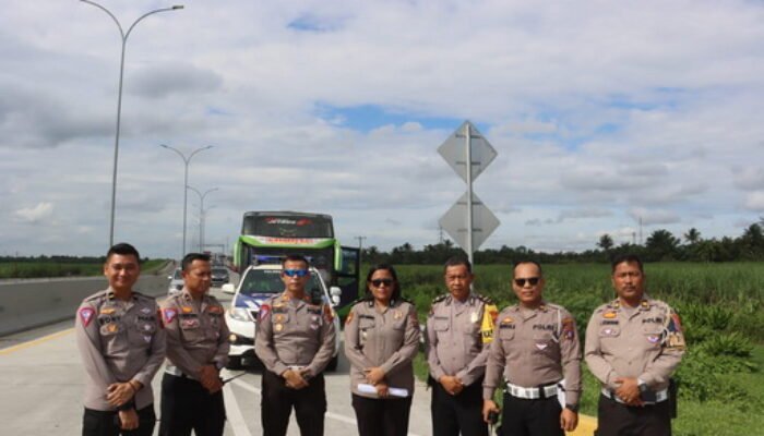 Polres Langkat Lepas 2.000 Santri Ikuti Gebyar Seni Budaya di Istana Maimun