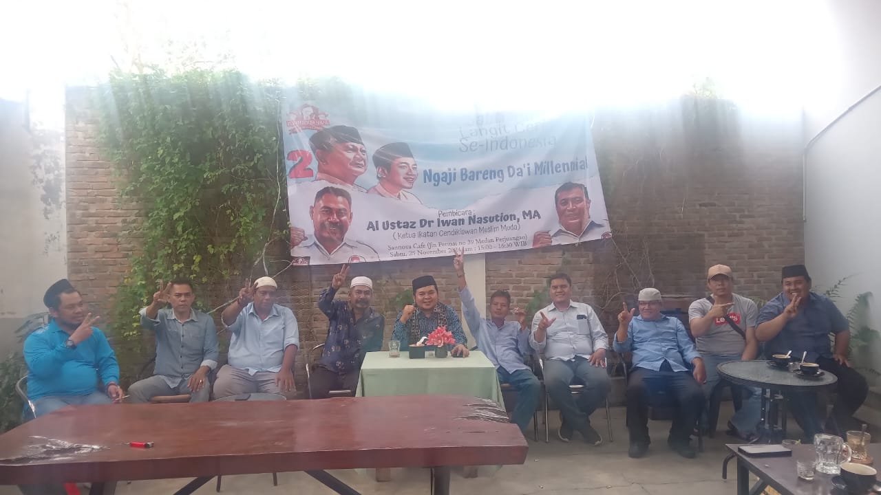 Sekretariat bersama Relawan Prabowo Gibran Sumut mengadakan acara Ngaji Bareng Da'i Milenial di Medan, Sabtu (25/11). (seputaranindonesia.com/istimewa)