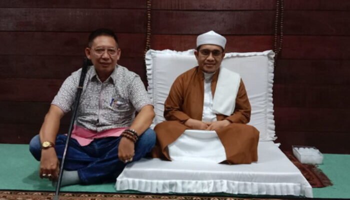 Wong Chun Sen Silaturahmi ke Kediaman Tuan Guru Besilam