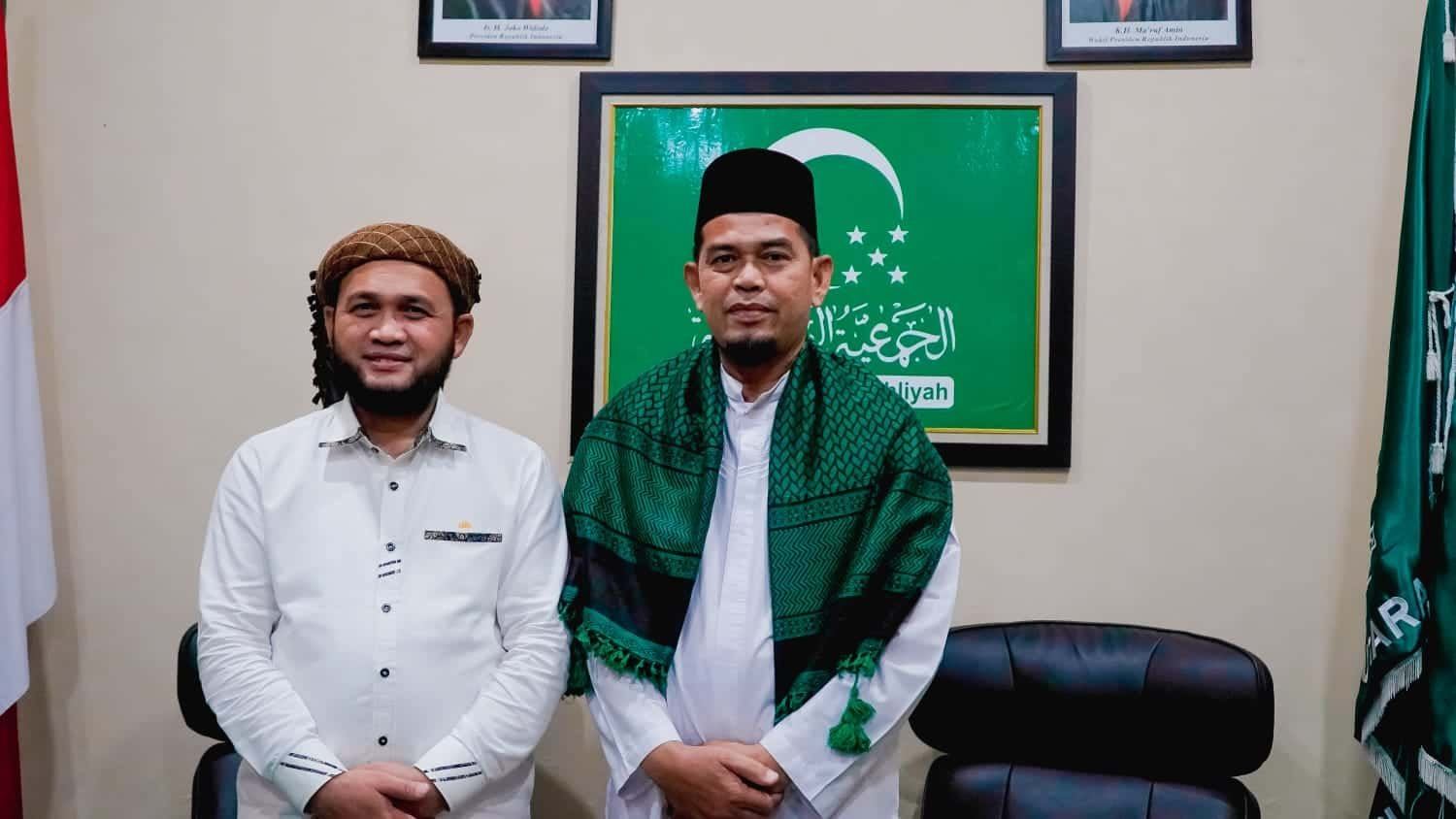 Ayahanda H Al Asari saat bertemu Ketua PW Washliyah Sumut, Ayahanda Dr H Dedi Iskandar Batubara di Sekretariat PW Al Washliyah Sumut, Jalan Sisingamangaraja Kota Medan, Jumat (19/4/2024). (seputaranindonesia.com/Amin).