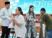 Warga Padati Open House Hari Raya Idul Fitri 1445H di Rumah Dinas Wali Kota Medan