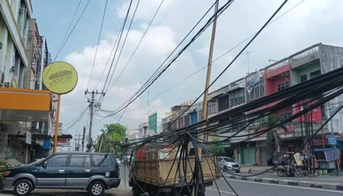 Reaksi Wakil Ketua Komisi IV DPRD Medan Tanggapi Kabel Semrawut