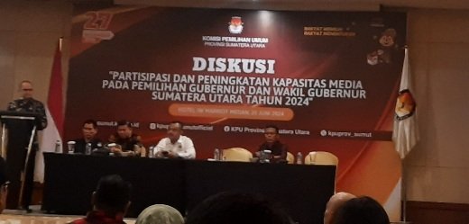 Ketua KPU Sumatera Utara, Agus Arifin, saat membuka diskusi bertemakan Partisipasi dan Peningkatan Kapasitas Media pada Pemilihan Gubernur dan Wakil Gubernur Sumatera Utara Tahun 2024 di Hotel JW Mariot, Medan, Selasa (25/6). (seputaranindonesia.com/Ismail)