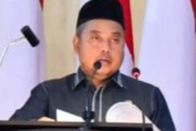 Foto : Ketua Fraksi PKS DPRD Kota Medan, Syaiful Ramadhan saat menyampaikan pandangan FPKS saat Rapat Paripurna menerima dan menyetujui Rancangan Peraturan Daerah Pembangunan Jangka Panjang Daerah (RPJPD) Kota Medan Tahun 2025-2045 untuk ditetapkan menjadi Peraturan Daerah (Perda) Kota Medan.(ist)