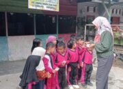 Dinas Dukcapil Bagikan KIA Anak-Anak PAUD KB