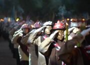 Pawai Obor HUT RI ke-79: Ivan Emirsyam Memimpin Lepas Obor dengan Semangat Merdeka di Batu Bara