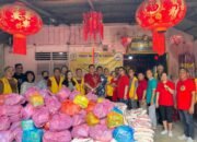 Bantuan Sembako untuk Warga Pra-Sejahtera di Medan Sunggal: Ketua DPRD Medan Terlibat Langsung