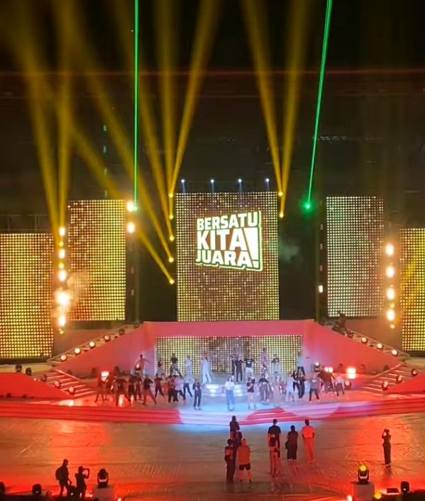 Pekan Olahraga Nasional (PON) XXI Aceh-Sumut 2024 secara resmi berakhir dalam suasana yang penuh kemegahan di Stadion Utama Sumatera Utara, Kabupaten Deli Serdang, Provinsi Sumatera Utara, pada Jumat malam, 20 September 2024. (seputaranindonesia/Istimewa)