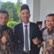 Muslim Pulungan (ditengah), Kepala Sekretariat DPW PKB Sumut, usai dilantik sebagai anggota DPRD Kabupaten Madina untuk periode 2024 hingga 2029. Acara pelantikan berlangsung di Gedung Serbaguna Penyabungan Pada Selasa, 2 September 2024 (seputaranindonesia.com/Foto: ist).