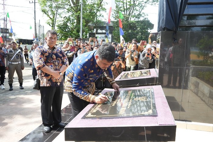 Wali Kota Medan Bobby Nasution meresmikan Taman Cadika Medan yang telah selesai di revitalisasi, Kamis (12/9). Taman yang berada di jalan Karya Wisata, Kel. Pangkalan Masyhur, Kec. Medan Johor tersebut kini memiliki wajah baru dengan fasilitas yang lebih lengkap dan ramah bagi anak-anak. (seputaranindonesia.com/Istimewa)