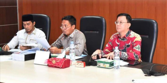 Foto : Hasyim bersama Bahrum memimpin rapat Banggar P-APBD 2024. (ist)