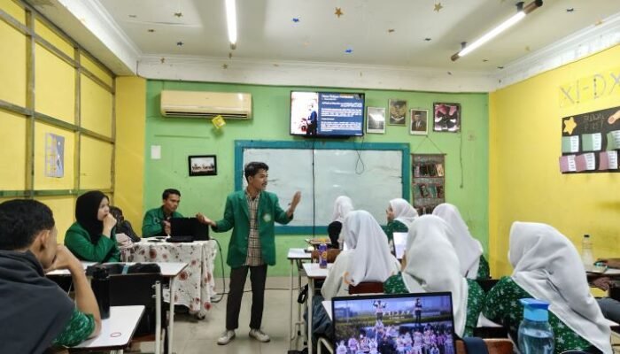 Mahasiswa UINSU Berikan Penyuluhan Hukum Menarik di SMK Tritech: Menghadapi Realita Hamil di Luar Nikah