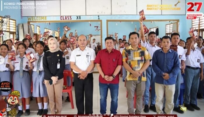KPU Sumut Sosialisasikan Pemilihan Gubernur 2024 di SMA Negeri 1 Tuhemberua