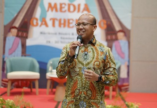 Kepala Kantor Perwakilan LPS I Medan, Muhamad Yusron memberikan kata sambutan pada kegiatan media gathering di Samosir, Kamis, 28 November 2024. (seputaranindonesia.com/Mulyadi)