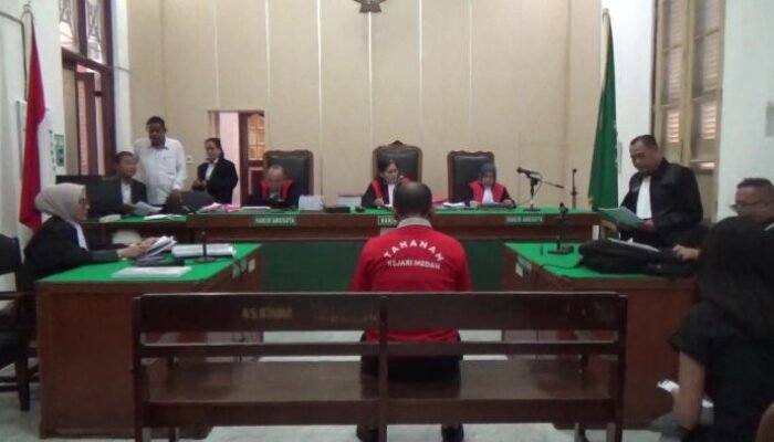 Persidangan Memanas! Hakim Bantah Tolak Bukti CD, Kuasa Hukum Ali Zamar: ‘Klien Kami Tidak Bersalah!, Tangisan Ibu Terdakwa di Kursi Roda: ‘Prabowo, Tolong Bebaskan Anak Saya!