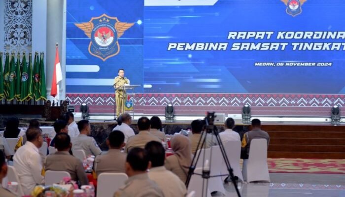 Pj Gubernur Sumut Agus Fatoni Raih Penghargaan Tim Pembina Samsat Terbaik, Apresiasi Inovasi Pembayaran Pajak Kendaraan