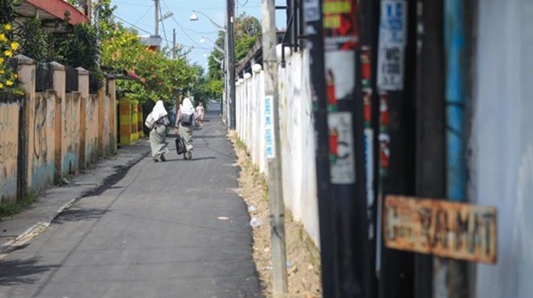 Pemko Medan melalui Dinas SDABMBK telah merehabilitasi infrastruktur jalan sepanjang 339,37 km sejak 2021 hingga 2024, mendukung program prioritas Wali Kota Medan Bobby Nasution dan Wakil Wali Kota H. Aulia Rachman. (seputaranindonesia.com/Istimewa)