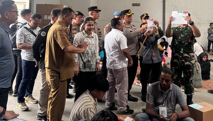 Libatkan 400 Pekerja, KPU Medan Mulai Proses Sortir dan Lipat 1,8 Juta Surat Suara Pilkada