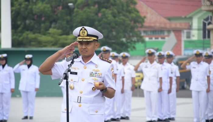 Semarak Hari Armada RI ke-79: Lanal Palembang Gelar Upacara Ziarah dan Tabur Bunga di TMP Ksatria Ksetra Siguntang