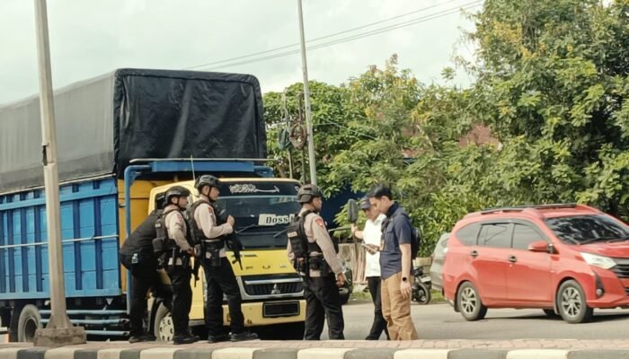 Aksi Penangkapan Truk BBM Ilegal di Palembang Dibekingi Preman