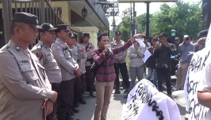 Protes Jilid 3: Massa Desak Polrestabes Medan Tegakkan Keadilan, Kasus LP 450 Jadi Sorotan