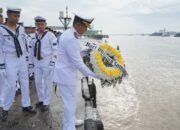 Peringati Hari Dharma Samudera, Danlanal Palembang Tabur Bunga di Dermaga