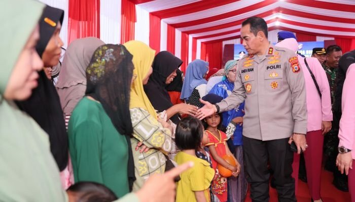 Sinergi Polri dan Masyarakat: Kapolda Sumsel Salurkan Solar Cell untuk Nelayan Musi