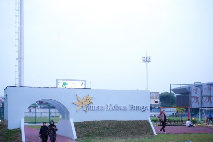 Kini Medan punya ikon baru yakni Urban Community Park Kebun Bunga yang berlokasi di Jalan Candi Borobudur. Wali Kota Medan Bobby Nasution pun telah meluncurkan hasil proyek strategis Pemko Medan ini, Rabu (5/2/2025) sore.