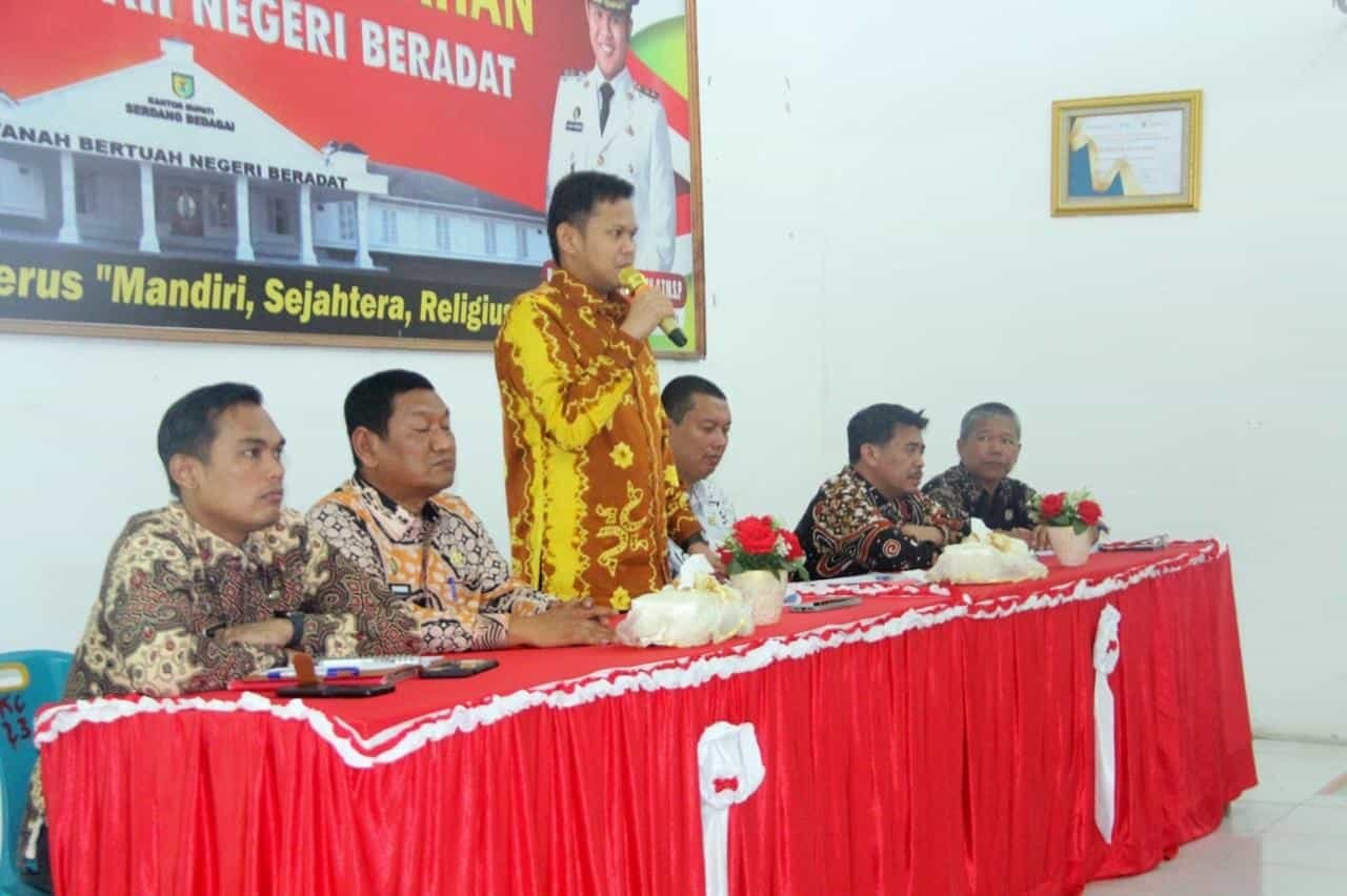 Suasana kunjungan kerja di Kecamatan Pegajahan pada Kamis (13/3/2025), Wakil Bupati Sergai H. Adlin Tambunan dalam hal kebijakan Pajak Daerah dan Retribusi Daerah, (seputaranindonesia.com/Foto: ist).