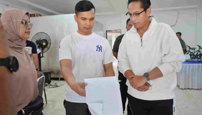 Rico Waas Tes Urine Bersama Camat dan Lurah Medan: Berantas Narkoba Harus Dimulai dari Diri Sendiri