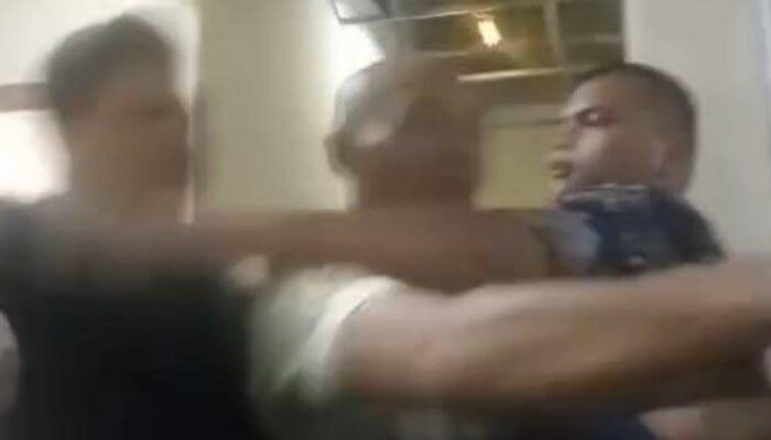 Viral! Dua Anggota DPRD Medan Baku Hantam di Kamar Mandi