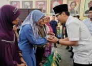 Rico Waas Bagikan Zakat untuk 1.240 Mustahik, Bantu Warga Medan Rayakan Idulfitri 1446H!