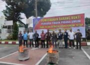 Kejari Binjai Musnahkan Barang Bukti 67 Perkara, Termasuk Narkotika dan Senjata Tajam