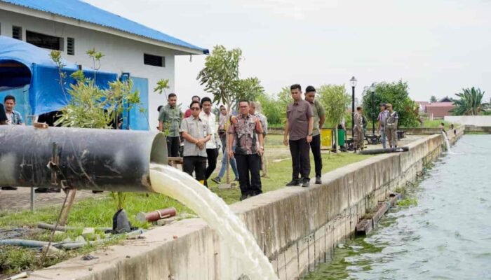 Wakil Wali Kota Medan Tinjau Kolam Retensi Martubung, Pastikan Tambahan Pompa Berfungsi