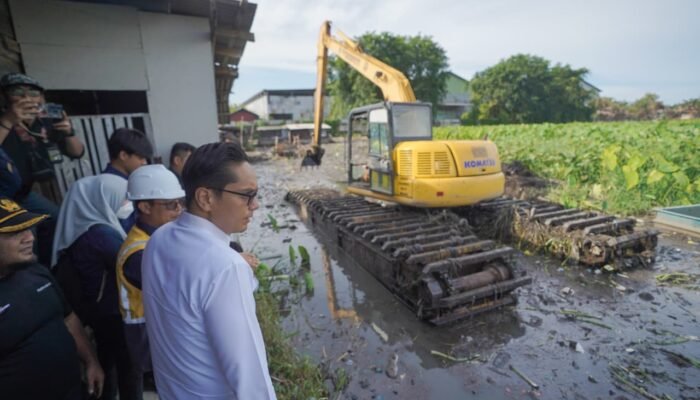 Wali Kota Medan Rico Waas Tinjau Normalisasi Parit Gonggong 1.250 Meter di Medan Labuhan