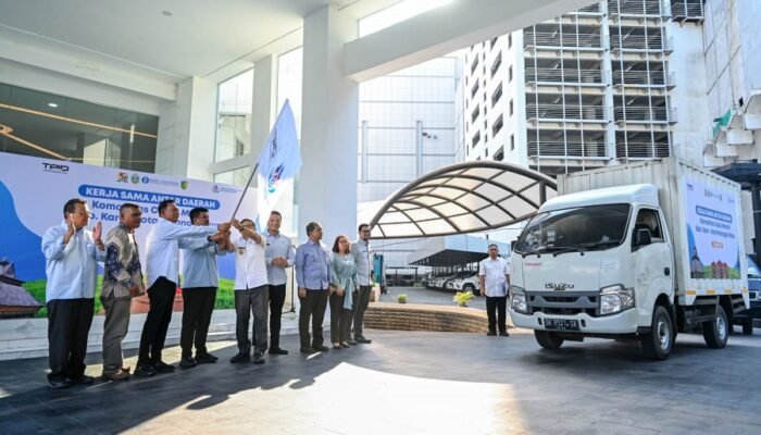 Bobby Nasution Lepas 1.050 Ton Cabai Merah Karo ke Palangkaraya, Dorong Kendalikan Inflasi Sumut