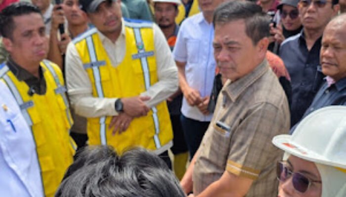 Jalan Puluhan Tahun Dinanti Akhirnya Dihotmix, Warga Nias Utara Apresiasi Bobby Nasution