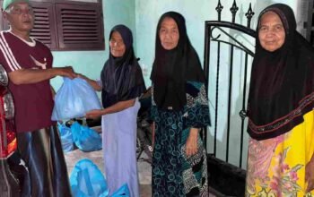 Edison Tamba Apresiasi Donatur, YPPU Salurkan Puluhan Paket Sembako untuk Warga Kurang Mampu