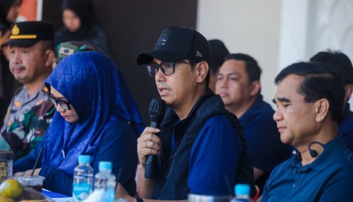 Keluhan E-KTP hingga Lampu Jalan Mengalir di Medan Perjuangan, Rico Waas Targetkan Layanan KTP Tuntas di Seluruh Kecamatan